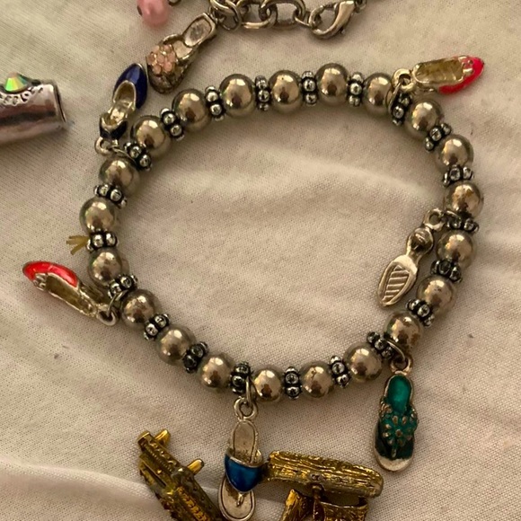 Silver Charm Slipper bracelet - Picture 2 of 7